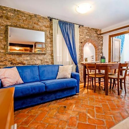 Apartments Casa Rubeus Rovigno Esterno foto