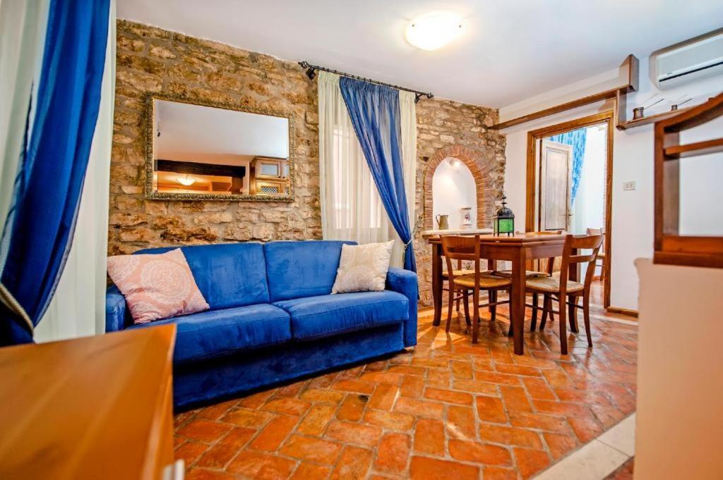Apartments Casa Rubeus Rovigno Esterno foto